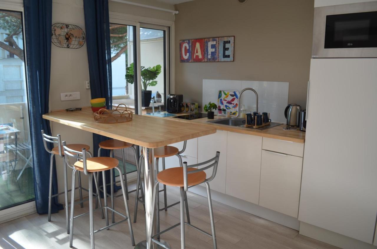 Charmant Appartement A 350M De La Plage Et Du Port Fréjus Dış mekan fotoğraf